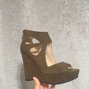 Guess Seude Platforms